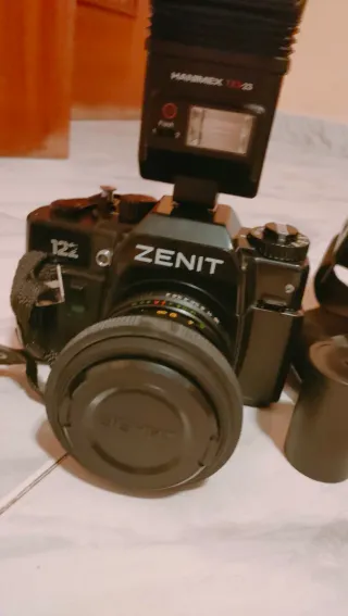Cámara Zenit Zoom con Flash y Bolso