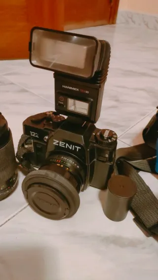 Cámara Zenit Zoom con Flash y Bolso