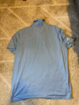 Polo Adidas azul deportivo Y2K