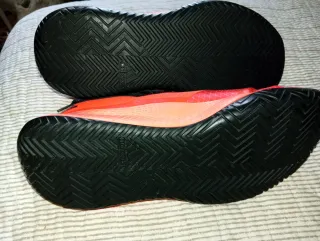 Zapatillas Adidas Talla 8 naranjas y Negras