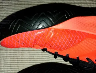 Zapatillas Adidas Talla 8 naranjas y Negras