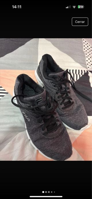 Tenis Fila grises y negros