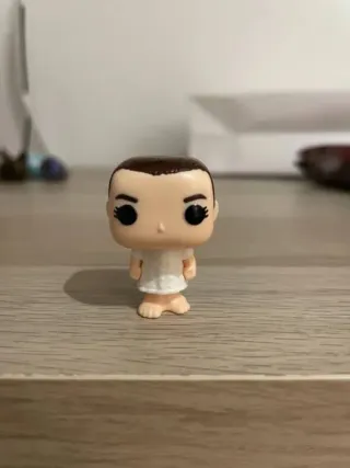 Figura Kinder Joy Eleven Stranger Things