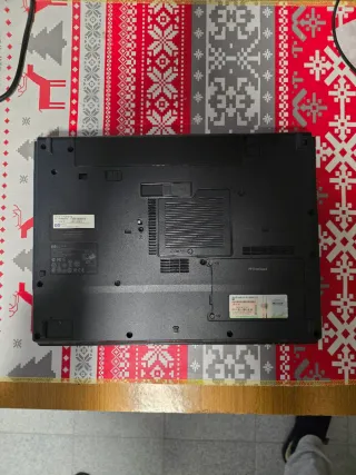 HP Compaq 6715s Notebook PC