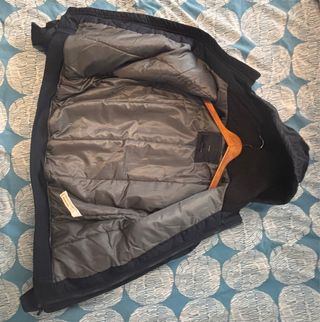 Abrigo azul marino con capucha Talla L