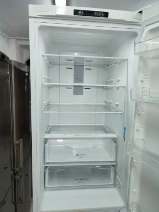 Nevera Indesit A++ 201x60cm no Frost con garantía