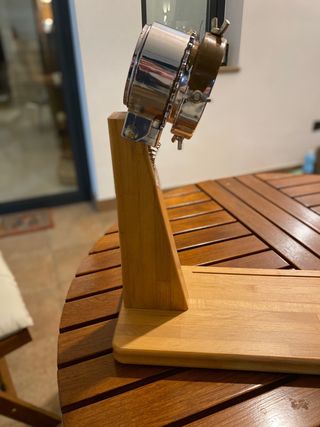 Jamonero de madera y metal