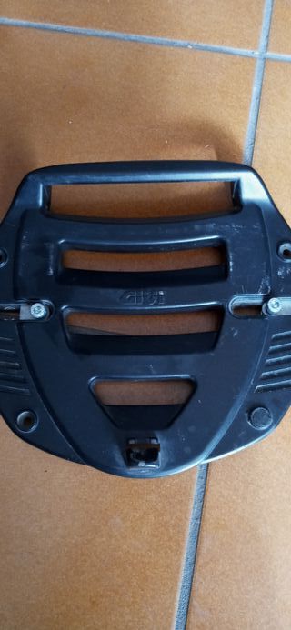 Baúl Givi Moto Negro/Rojo