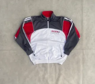 Conjunto deportivo Adidas gris y rojo