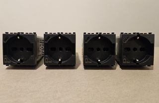 Vimar Arké 19210.USB Presa Schuko + USB Nera