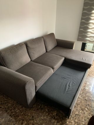 Sofá chaise longue con canapé y cama