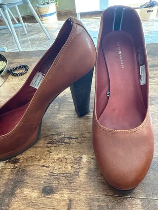 Tacones de piel Tommy Hilfiger marrones