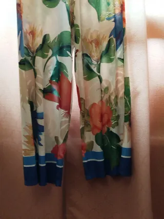 Pantaloni Zara fantasia floreale taglia S