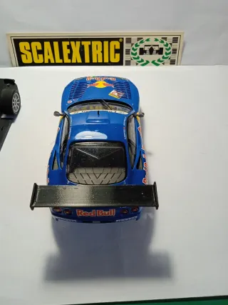 Coche Scalextric Azul Red Bull Ferrari 550