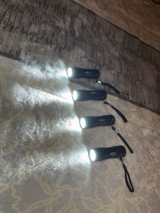 4 Linternas Tácticas LED