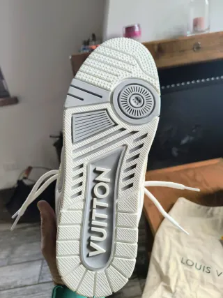 Louis Vuitton LV Skate Grigio Tg 42