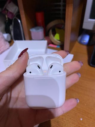 AirPods 2ª Generazione-una cuffia non funzionante