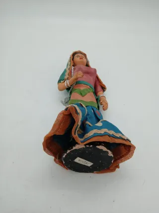 Vecchia bambola indiana terracotta