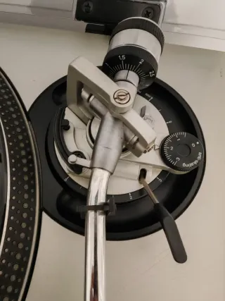 Tocadiscos Technics SL-1200 MK2