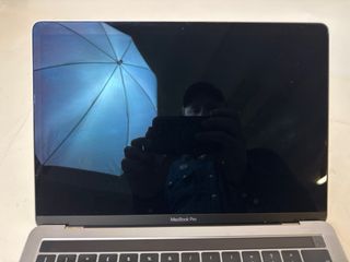 Macbook Pro de 13” A1989 solo Chásis y pantalla