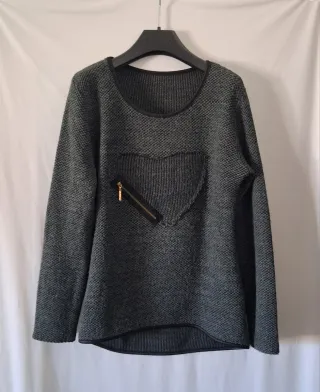 Maglia grigia con cuore e zip