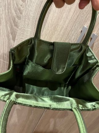Bolso de mano de terciopelo y seda verde