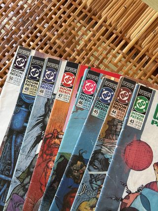 Lote 8 cómics Doom Patrol. Inglés