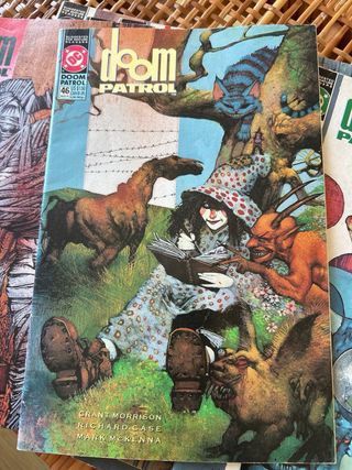 Lote 8 cómics Doom Patrol. Inglés