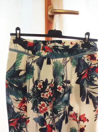 Pantaloni Zara fantasia floreale taglia S