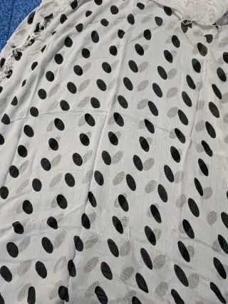 Sciarpa leggera Oltre pois. Misure 77*190