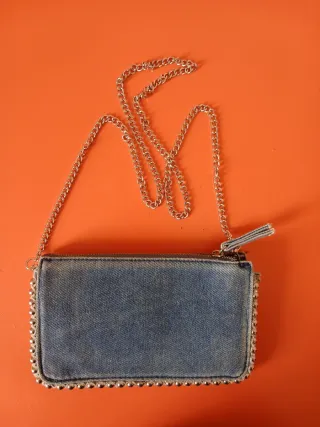 Bolso Zara con cadena y tachuelas
