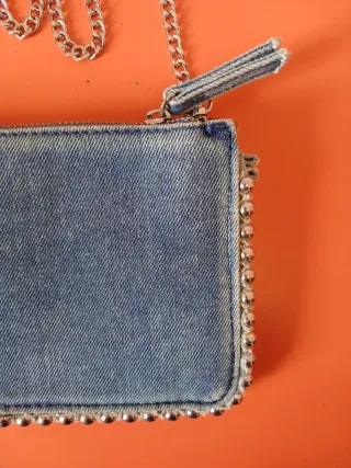 Bolso Zara con cadena y tachuelas