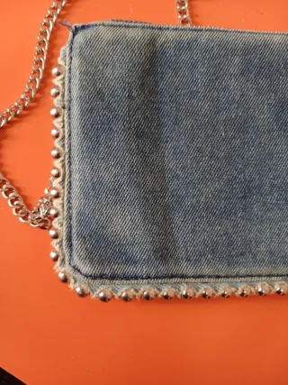 Bolso Zara con cadena y tachuelas