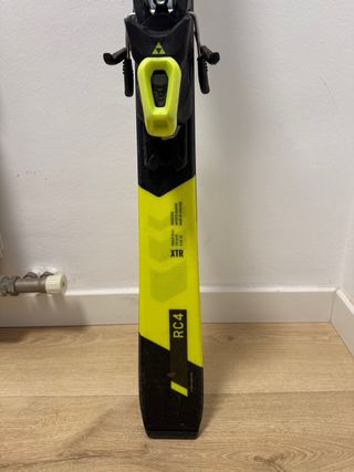 Esquís Fischer RC4 XTR 155cm con fijaciones RS10