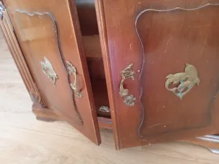 Cómoda antigua de madera y mármol