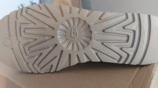 Stivali UGG Neumel Chelsea Piattaforma