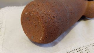 Figura Barro Mujer con Túnica y Cántaro