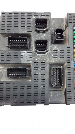 CAJA RELES / FUSIBLES CITROEN C2