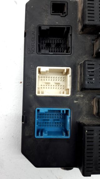 CAJA RELES / FUSIBLES CITROEN C2