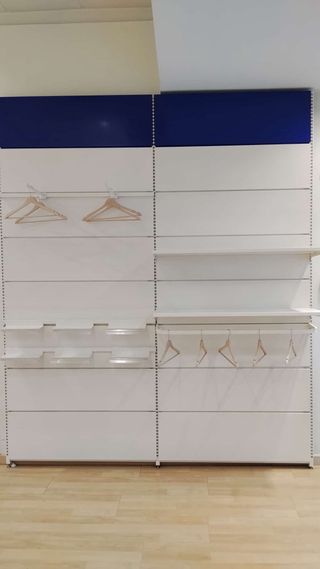 Estanterías expositoras de ropa o calzado