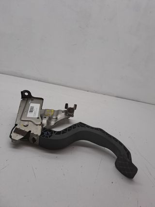 PEDAL EMBRAGUE VOLKSWAGEN UP! (122)