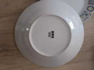 Juego de 9 Platos de Cerámica de Porcelana