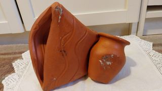 Figura de arcilla mujer con cántaro