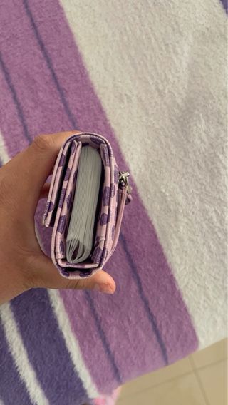 Monedero rosa con lunares morados