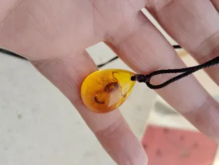 Colgante Escorpión en Ámbar