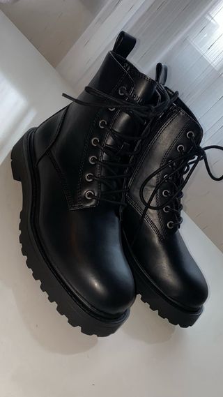 Botas Acordonadas Negras