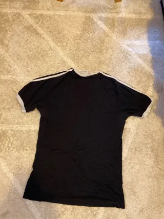 Camiseta Adidas Negra Rayas Blancas Retro