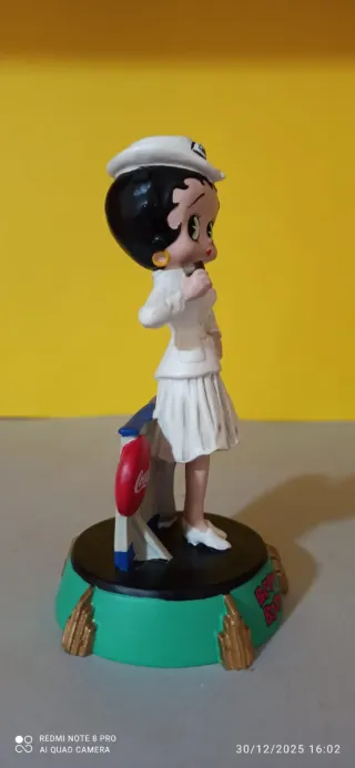 Statuina di Betty Boop coca cola.