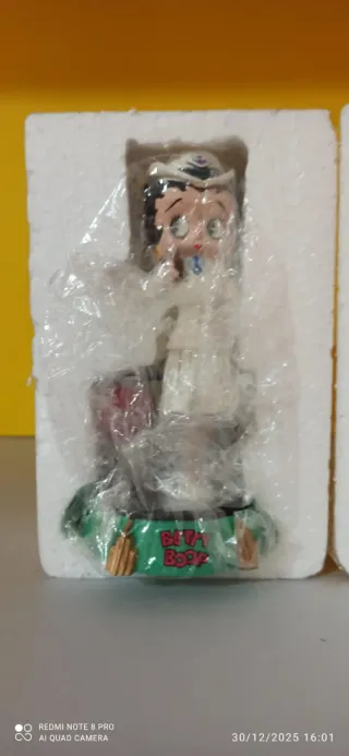 Statuina di Betty Boop coca cola.