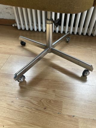 Silla giratoria  60s con ruedas